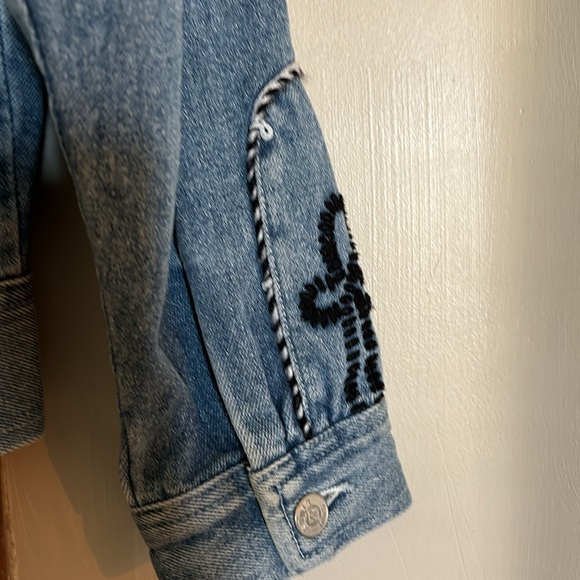 Retro style denim jacket. - Picture 4 of 5